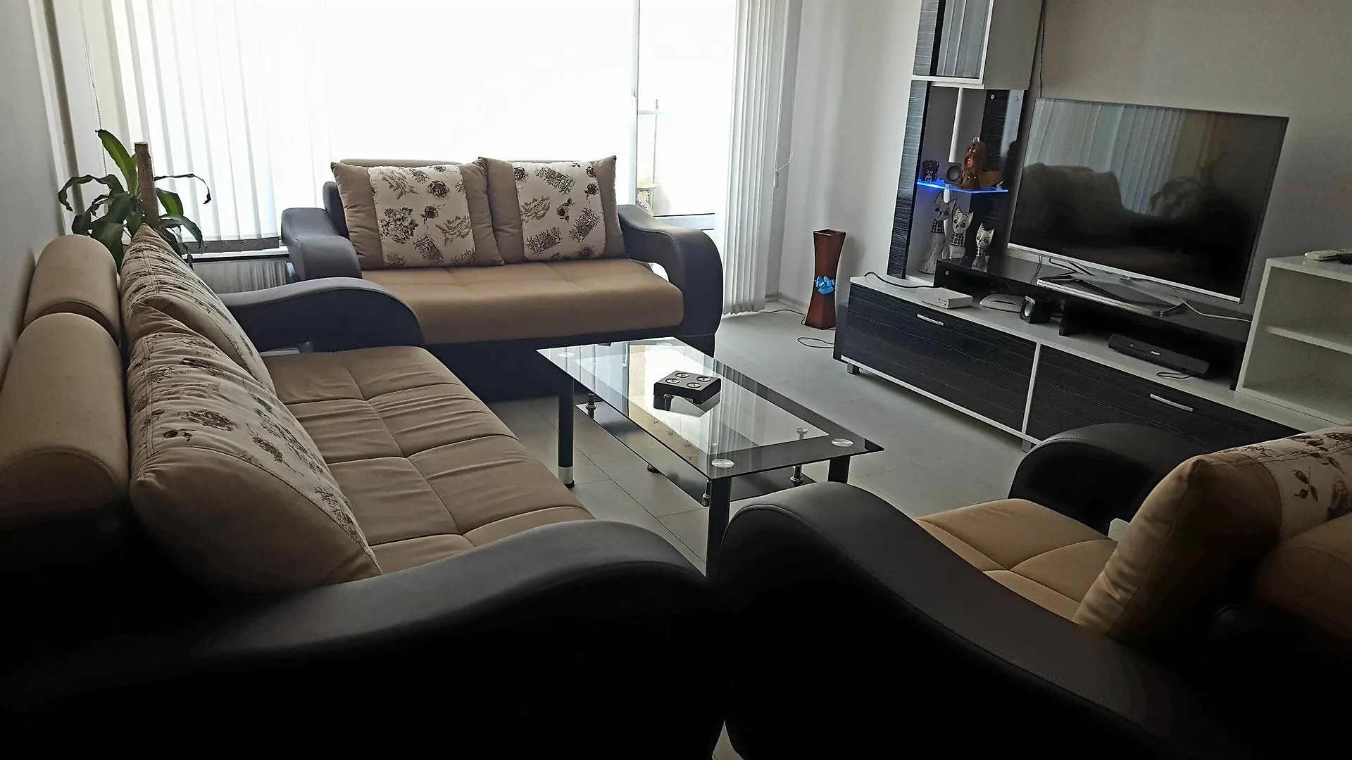 Modern Home Apartment Airport ソフィア 0*,